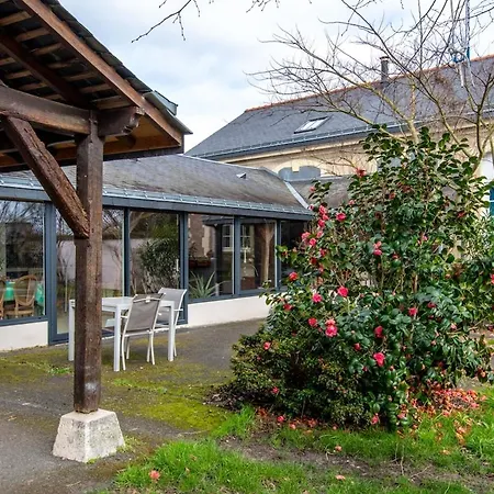 L'ecole De'rive, 12 Personnes Saumur