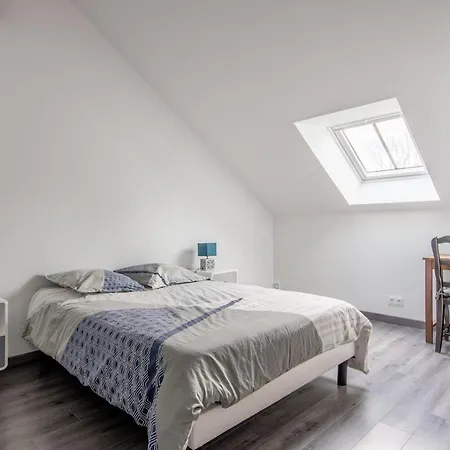 L'ecole De'rive, 12 Personnes *