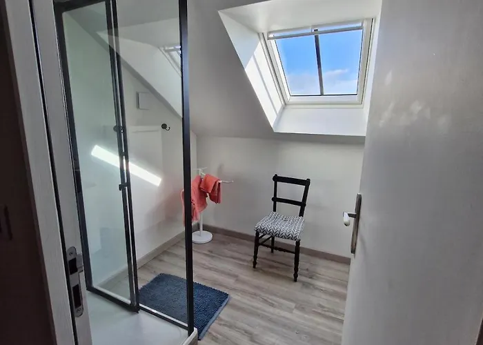 L'ecole De'rive, 12 Personnes Saumur