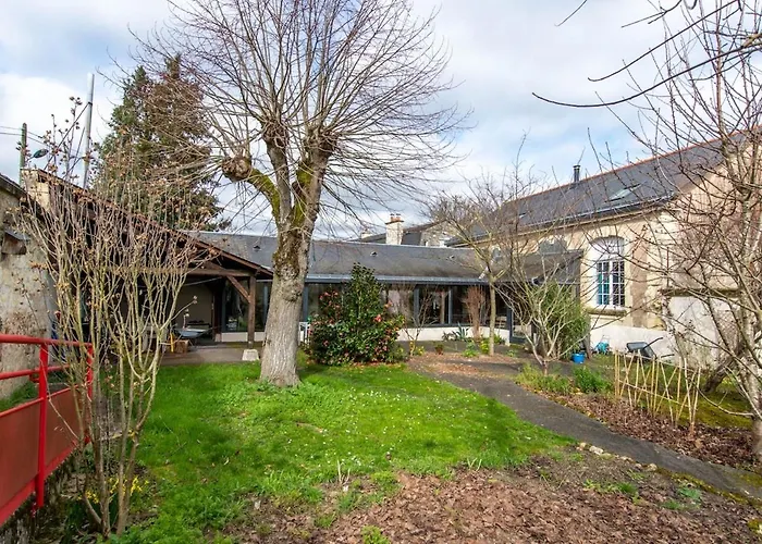 L'ecole De'rive, 12 Personnes Saumur