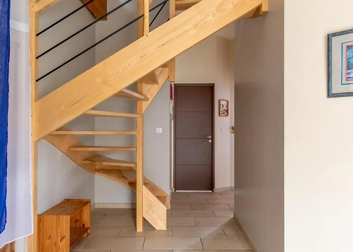 L'ecole De'rive, 12 Personnes Saumur